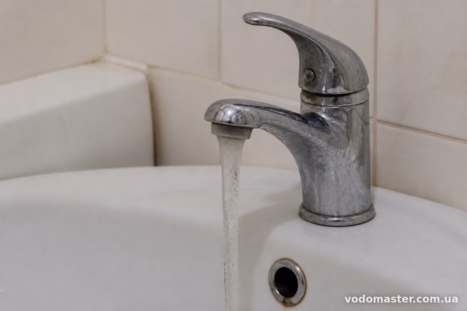 Чому в крані слабкий напір води і як це виправити